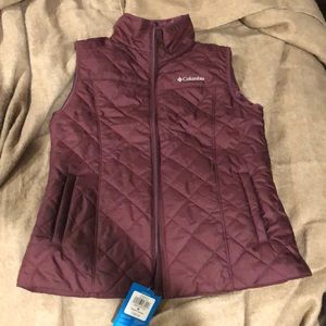 NWT size Medium Columbia plush lined vest